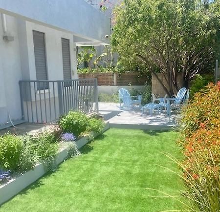 אירוח השקד - 10דק' משדה התעופה Apartment Giv'at Koach Екстериор снимка
