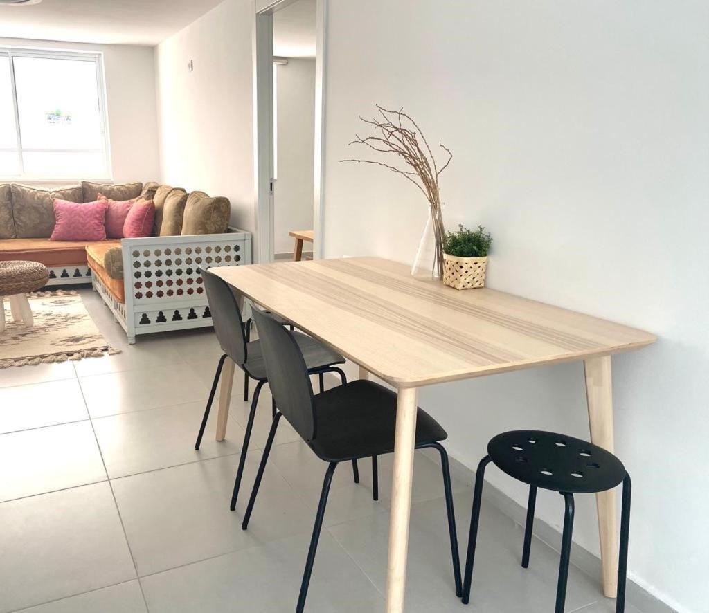 אירוח השקד - 10דק' משדה התעופה Apartment Giv'at Koach Екстериор снимка