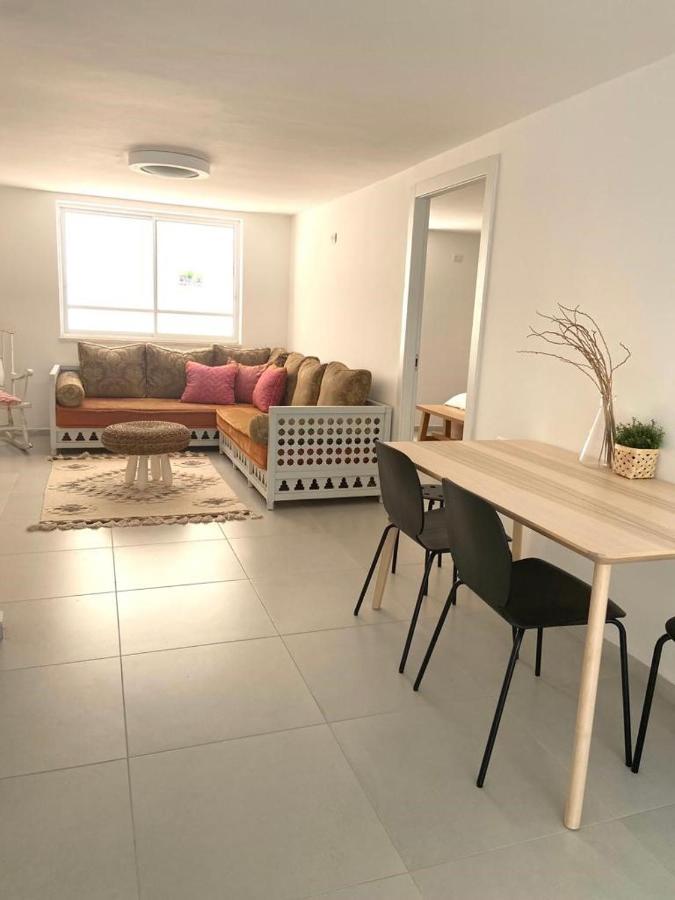 אירוח השקד - 10דק' משדה התעופה Apartment Giv'at Koach Екстериор снимка