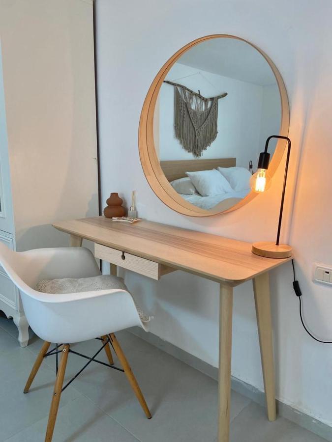 אירוח השקד - 10דק' משדה התעופה Apartment Giv'at Koach Екстериор снимка
